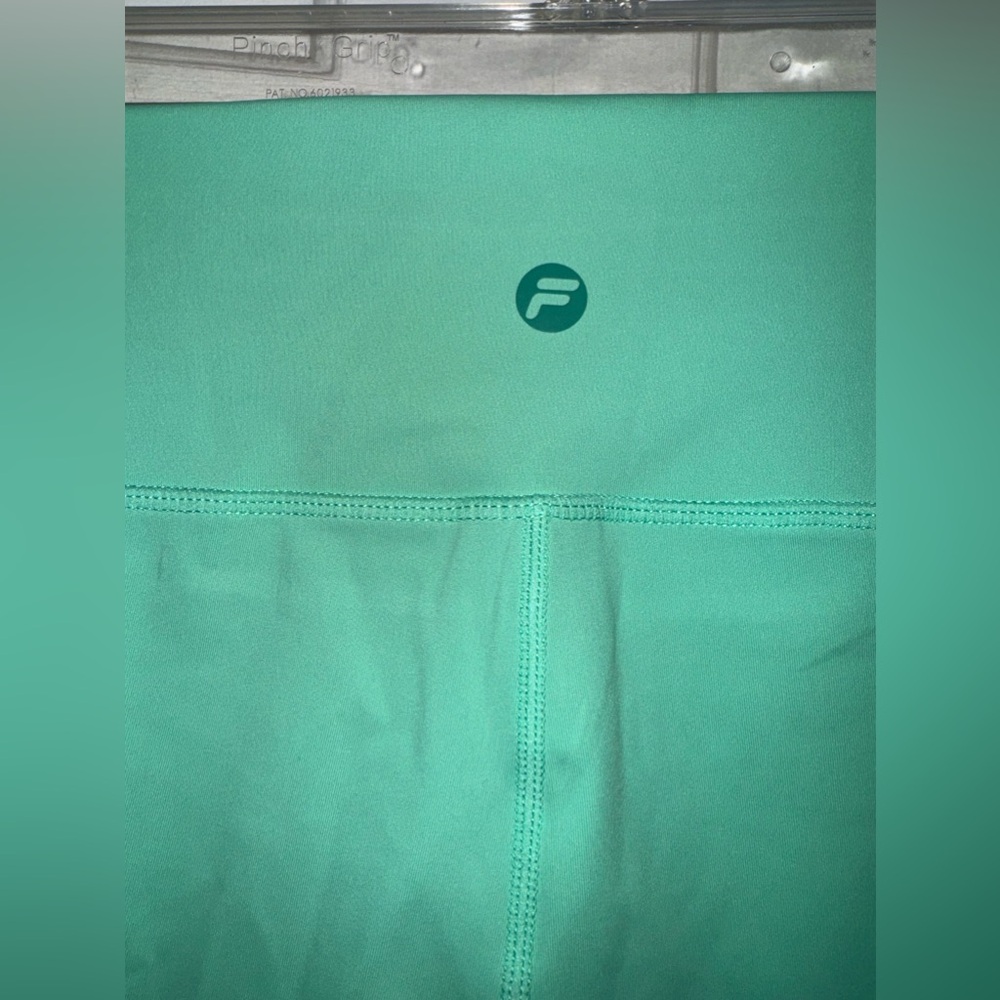 FILA Dreama Athletic Workout Cropped Tight Leggings  Mesh Cutouts/Jade Cream NEW - Picture 10 of 15